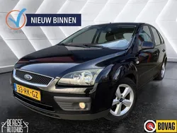 Zwart, metallic lak Gebruikt 2005 Ford Focus Hatchback | € 1.590 (Eerlijke prijs)