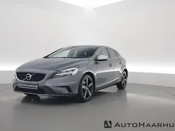 Grijs Gebruikt 2020 Volvo V40 R-Design Stationwagen | € 20.750 (Eerlijke prijs)