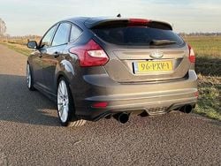 Grijs Gebruikt 2011 Ford Focus Titanium Hatchback | € 5.450 (Iets duurder)