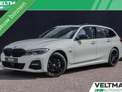 Wit Gebruikt 2022 BMW 330e M Sport Stationwagen | € 30.795 (Super prijs)