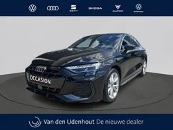 Zwart, metallic lak Gebruikt 2024 Audi A3 Comfort Sedan | € 36.950 (Eerlijke prijs)
