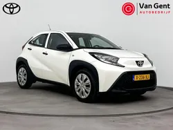 Wit Gebruikt 2024 Toyota Aygo Hatchback | € 16.999 (Eerlijke prijs)