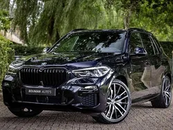 Zwart, metallic lak Gebruikt 2020 BMW X5 M Sport SUV | € 56.750