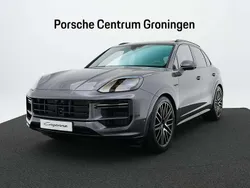 Grijs Nieuw 2025 Porsche Cayenne Turbo E-Hybrid SUV | € 258.900 (Iets duurder)