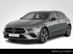 Zilver, metallic lak Nieuw 2024 Mercedes A250 Luxury Hatchback | € 49.555 (Eerlijke prijs)