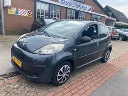 Grijs Gebruikt 2013 Peugeot 107 Access Hatchback | € 3.650 (Iets duurder)