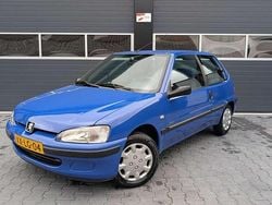 Blauw Gebruikt 1999 Peugeot 106 Hatchback | € 3.950