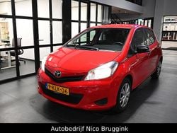 Rood Gebruikt 2012 Toyota Yaris Hatchback | € 7.850 (Eerlijke prijs)