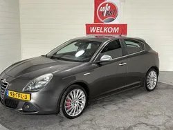 Grijs Gebruikt 2012 Alfa Romeo Giulietta Distinctive Hatchback | € 8.950 (Eerlijke prijs)
