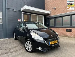 Zwart Gebruikt 2014 Peugeot 208 Envy Hatchback | € 6.499 (Eerlijke prijs)