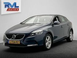 Blauw Gebruikt 2017 Volvo V40 Kinetic Hatchback | € 16.250 (Goede deal)
