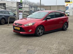 Rood Gebruikt 2012 Ford Focus Titanium Hatchback | € 3.849 (Eerlijke prijs)