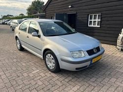 Grijs Gebruikt 1999 VW Bora Trendline Sedan | € 1.600 (Iets duurder)