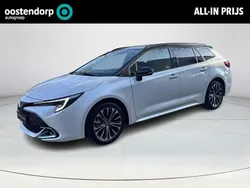 Wit Nieuw 2024 Toyota Corolla Hybrid Plus Stationwagen | € 37.949