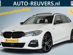 Wit Gebruikt 2021 BMW 320e M Sport Stationwagen | € 33.900 (Eerlijke prijs)