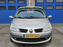 Beige, metallic lak Gebruikt 2007 Renault Scénic II Business MPV | € 1.950 (Eerlijke prijs)