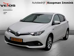 Wit Gebruikt 2017 Toyota Auris Hatchback | € 18.445 (Eerlijke prijs)