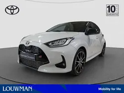 Grijs Gebruikt 2022 Toyota Yaris Hybrid Sport Hatchback | € 26.795 (Eerlijke prijs)