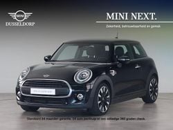 Midnight black (zwart metallic) Gebruikt 2020 Mini ONE Pepper Hatchback | € 19.250 (Eerlijke prijs)