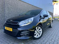 Zwart Gebruikt 2016 Kia Rio Hatchback | € 9.495 (Eerlijke prijs)