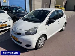 Wit Gebruikt 2011 Toyota Aygo Cool Hatchback | € 1.950 (Eerlijke prijs)