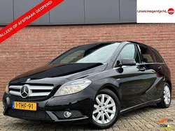Zwart, metallic lak Gebruikt 2012 Mercedes B180 MPV | € 10.995 (Eerlijke prijs)