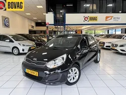 Zwart, metallic lak Gebruikt 2012 Kia Rio Hatchback | € 5.950 (Eerlijke prijs)