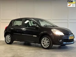Zwart Gebruikt 2008 Renault Clio II Rip Curl Hatchback | € 3.650 (Iets duurder)