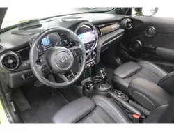 Geel Gebruikt 2023 Mini Cooper Hatchback | € 30.000 (Duur)