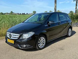 Zwart Gebruikt 2013 Mercedes B180 Ambition MPV | € 3.850