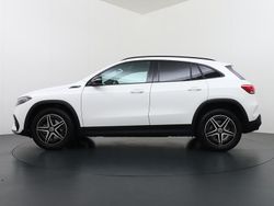 Wit Gebruikt 2022 Mercedes EQA250 Business SUV | € 32.780 (Eerlijke prijs)