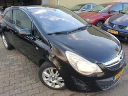 Zwart Gebruikt 2011 Opel Corsa Selection Hatchback | € 1.499 (Goede deal)