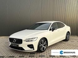Wit Gebruikt 2020 Volvo S60 R-Design Sedan | € 25.940 (Eerlijke prijs)
