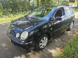Zwart Gebruikt 2003 VW Polo Comfortline Hatchback | € 1.950