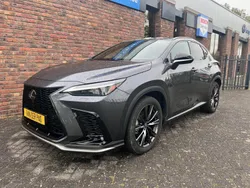 Grijs Gebruikt 2023 Lexus NX450h+ Sport Line SUV | € 59.955 (Goede deal)