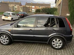 Grijs Gebruikt 2007 Ford Fusion Futura MPV | € 3.750 (Eerlijke prijs)