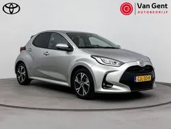 Grijs Gebruikt 2024 Toyota Yaris Hybrid Edition Hatchback | € 25.499 (Eerlijke prijs)