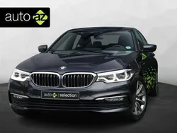 Grijs, metallic lak Gebruikt 2017 BMW 530 Executive Sedan | € 27.900 (Eerlijke prijs)