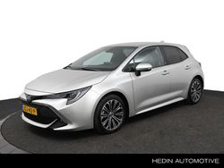 Grijs Gebruikt 2023 Toyota Corolla Hybrid Team Hatchback | € 27.950 (Eerlijke prijs)