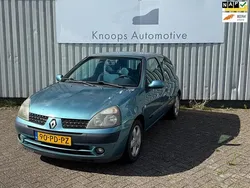 Blauw Gebruikt 2004 Renault Clio II Komfort Hatchback | € 1.445 (Eerlijke prijs)