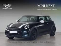 Zwart, metallic lak Gebruikt 2021 Mini Cooper Business Hatchback | € 25.950