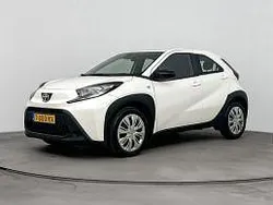 Wit Gebruikt 2023 Toyota Aygo Play Hatchback | € 18.495 (Goede deal)