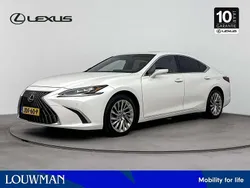 Wit, metallic lak Gebruikt 2023 Lexus ES300 President Line Sedan | € 59.950 (Duur)