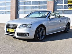 Grijs, metallic lak Gebruikt 2011 Audi A5 Cabriolet S-Line Cabriolet | € 13.750 (Eerlijke prijs)
