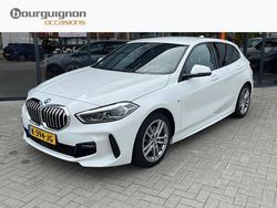 Wit Gebruikt 2021 BMW 118 Executive Hatchback | € 21.850 (Eerlijke prijs)