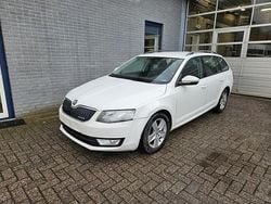 Wit Gebruikt 2014 Skoda Octavia Business Line Stationwagen | € 4.650