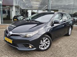 Zwart Gebruikt 2017 Toyota Auris Touring Sports Stationwagen | € 15.595 (Eerlijke prijs)