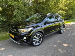 Zwart Gebruikt 2020 Kia Stonic SUV | € 15.250 (Eerlijke prijs)