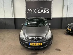 Grijs, metallic lak Gebruikt 2012 Opel Corsa Edition Hatchback | € 1.750 (Goede deal)