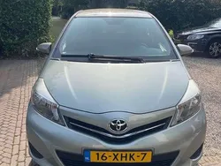 Grijs Gebruikt 2012 Toyota Yaris MPV | € 7.500